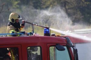 Ευ. Τουρνάς στη Βουλή: Από 13.000 σε 18.500 το προσωπικό του Πυροσβεστικού Σώματος – Συνεχής ενίσχυση σε προσωπικό, μέσα και εξοπλισμό